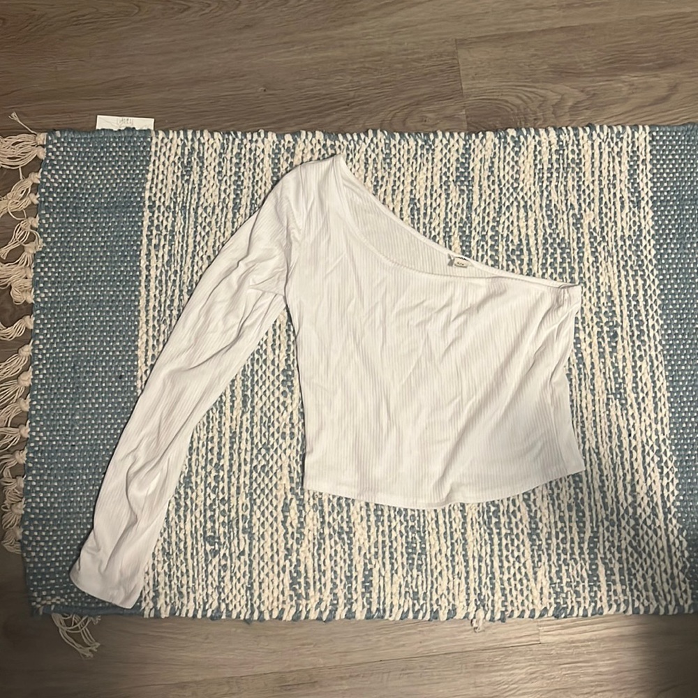 Garage one shoulder top